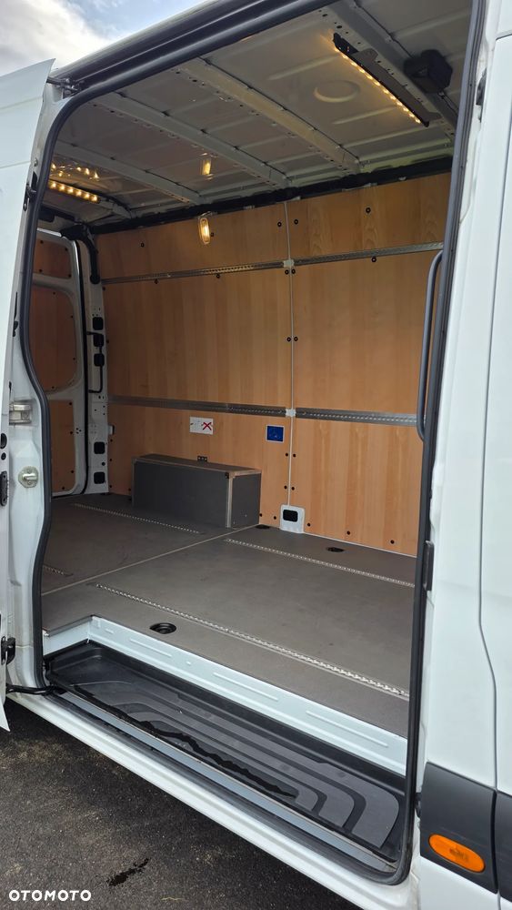 Mercedes-Benz Sprinter - 5