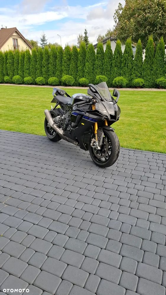 Yamaha R1