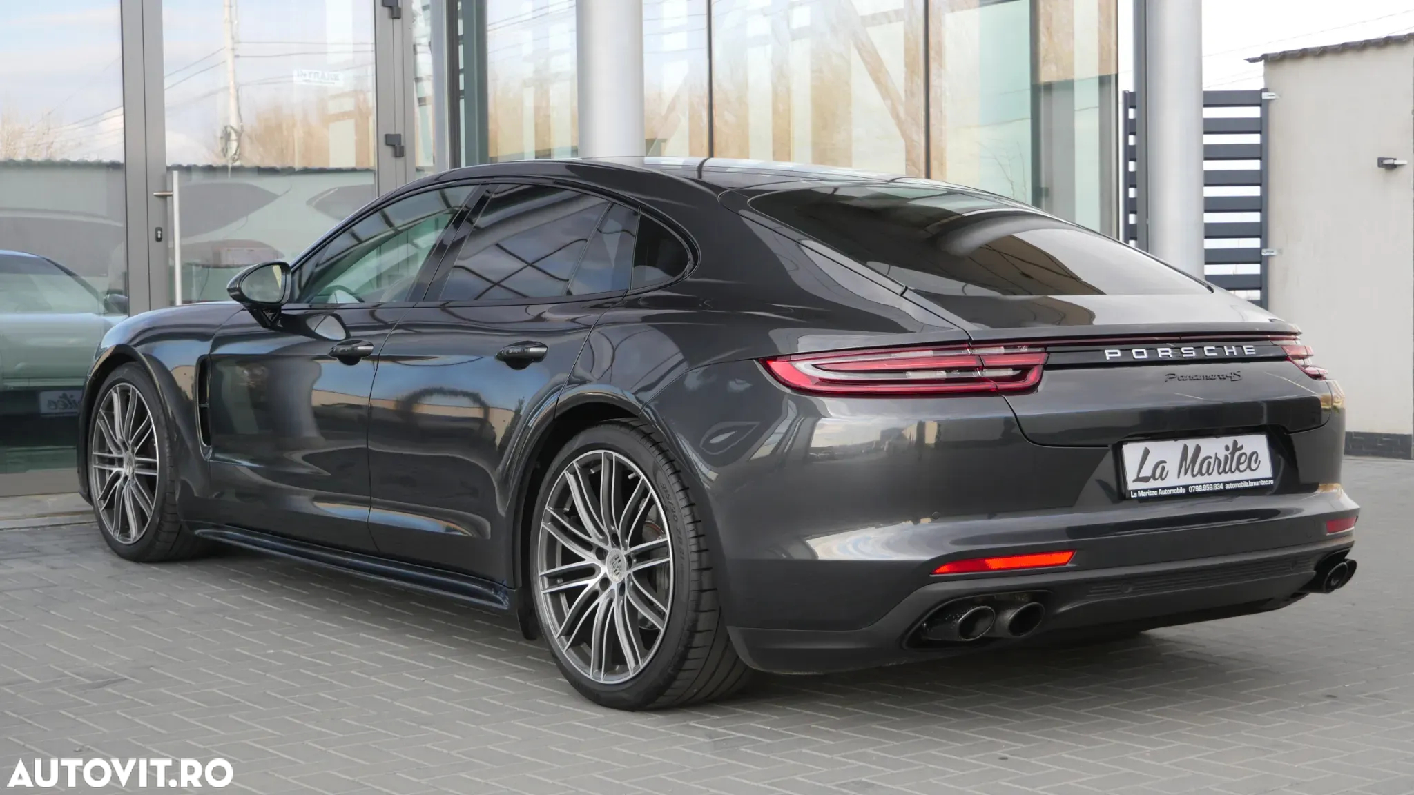 Porsche Panamera 4S - 11
