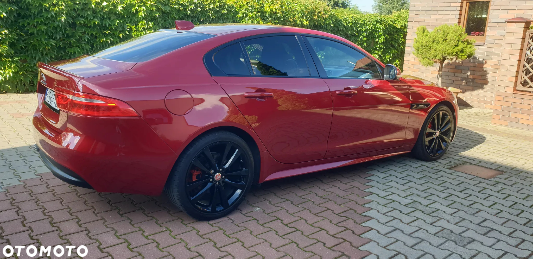 Jaguar XE 2.0 D R-Sport - 4