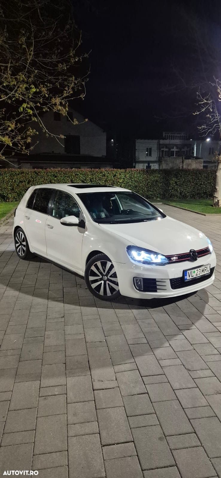 Volkswagen Golf 2.0 TDI DPF DSG GTD - 1