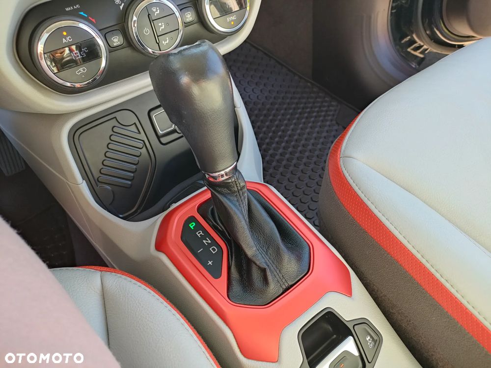 Jeep Renegade 1.4 MultiAir Longitude FWD S&S - 27