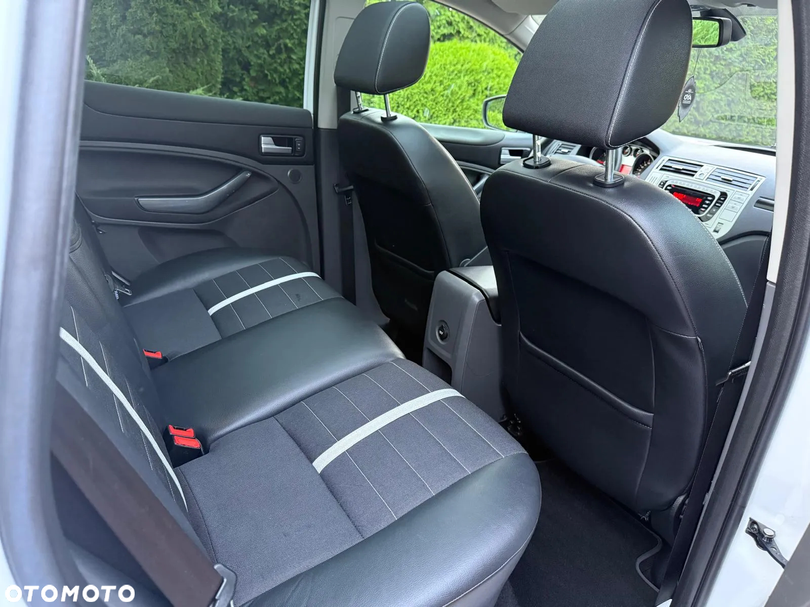 Ford Kuga 2.0 TDCi 4x4 Titanium - 16
