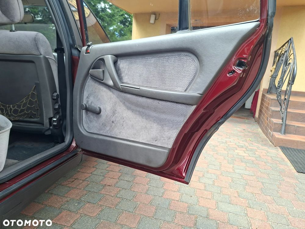 Opel Omega 2.4i GL - 24