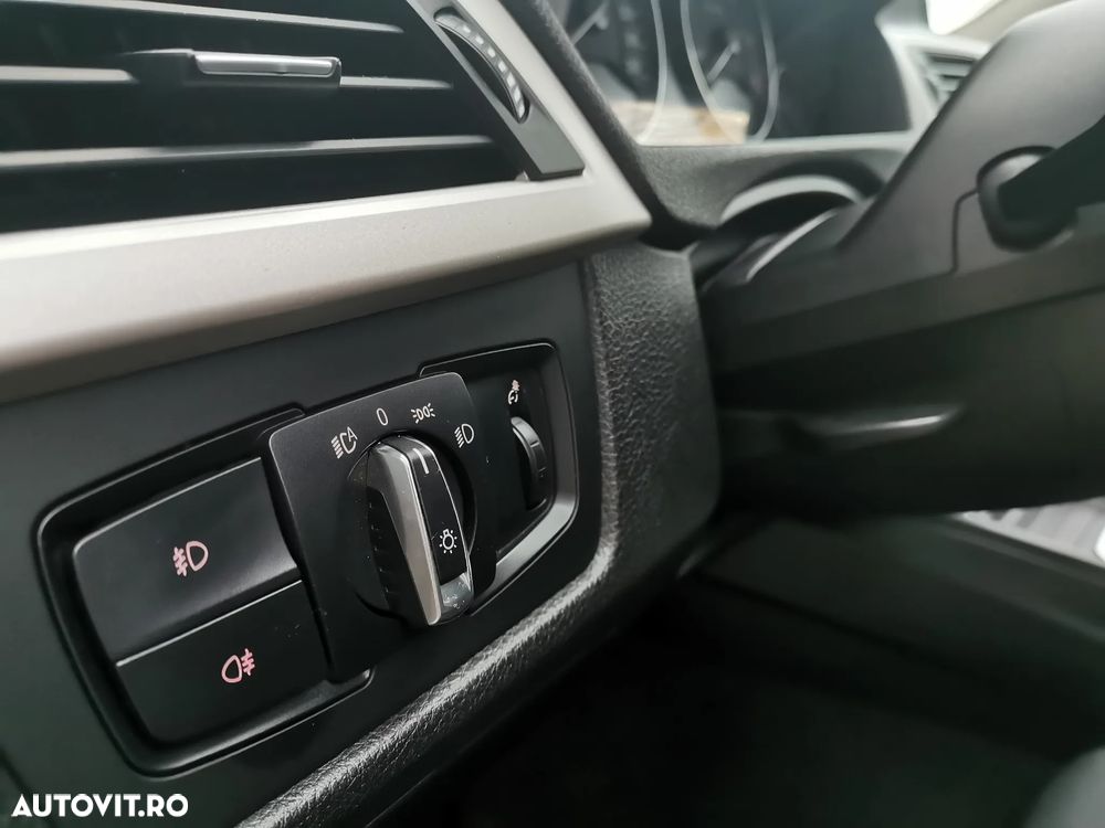 BMW Seria 3 320d Aut. Blue Performance Sport Line - 10