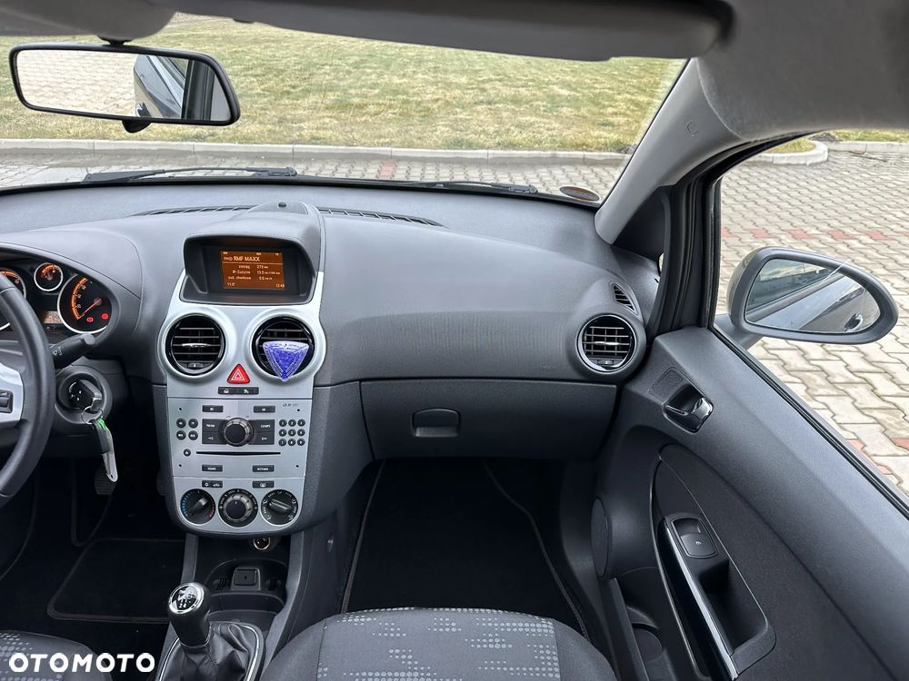 Opel Corsa 1.4 16V Satellite - 33