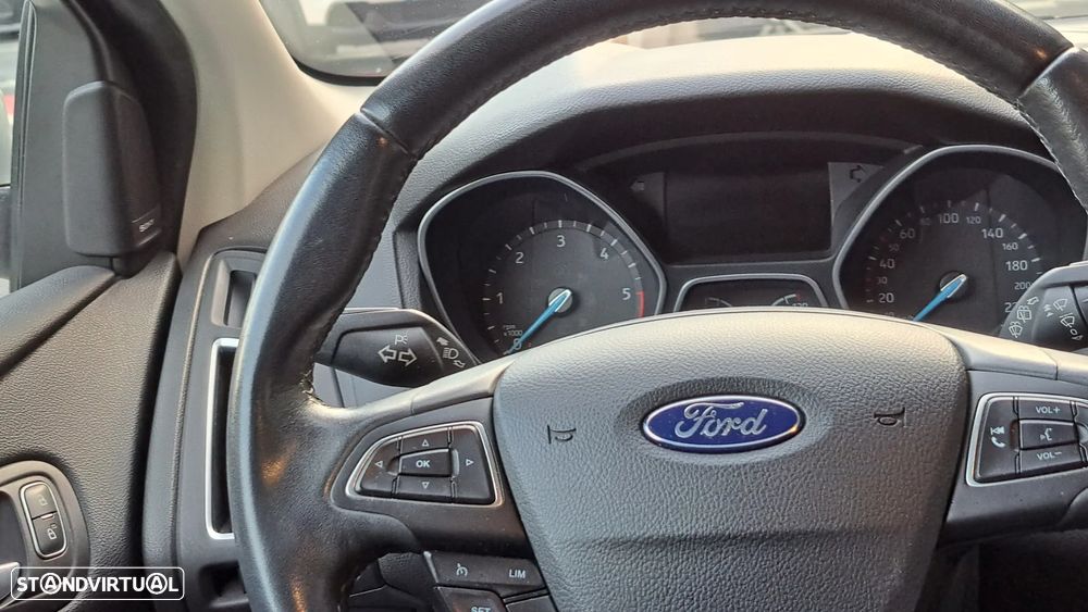 Ford Focus SW 1.5 TDCi EcoBlue Business - 11