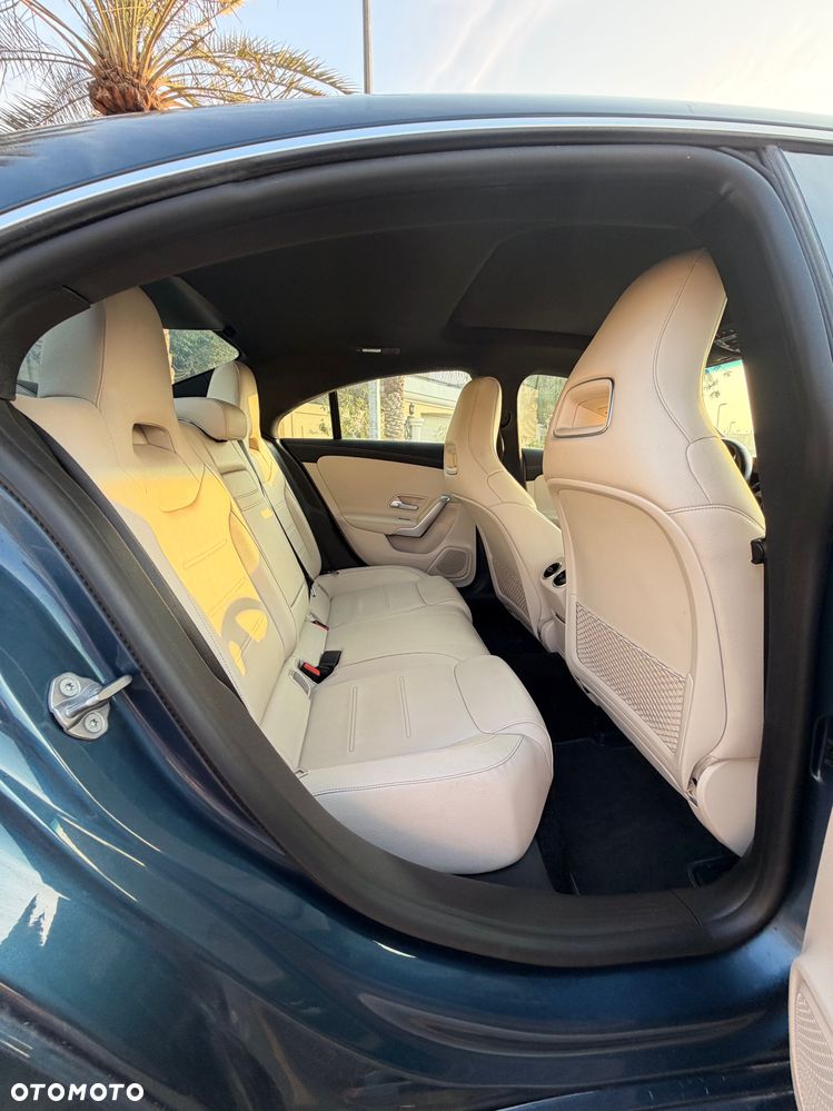 Mercedes-Benz CLA 250 7G-DCT - 14