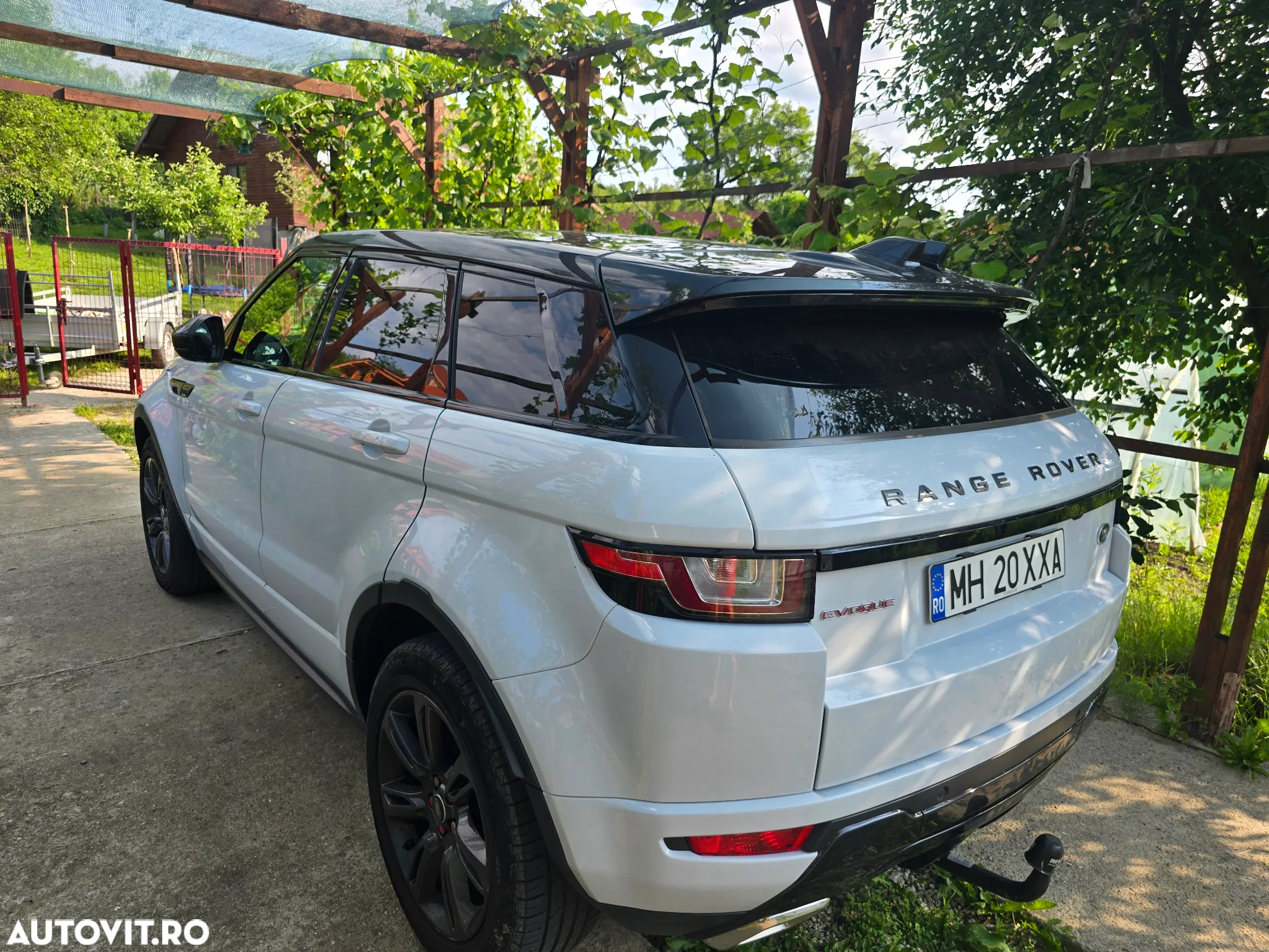 Land Rover Range Rover Evoque 2.0 D180 R-Dynamic - 3