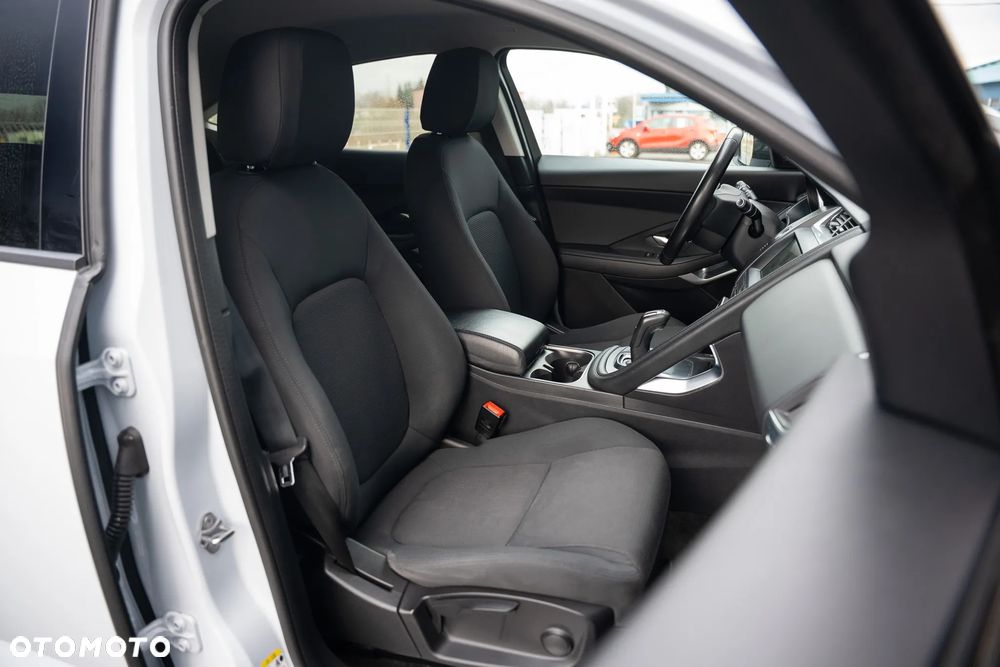 Jaguar E-Pace - 24