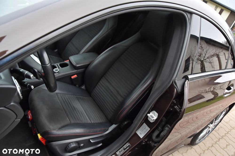 Mercedes-Benz CLA 200 7G-DCT AMG Line - 17