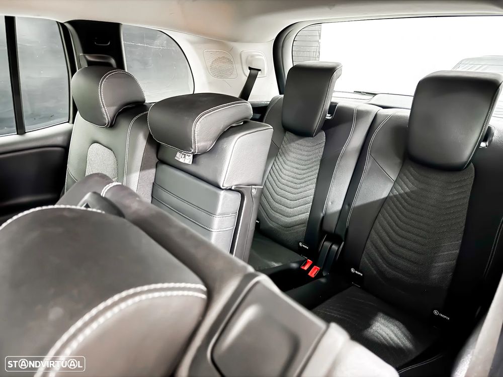 Mercedes-Benz GLB 180 d Progressive - 32