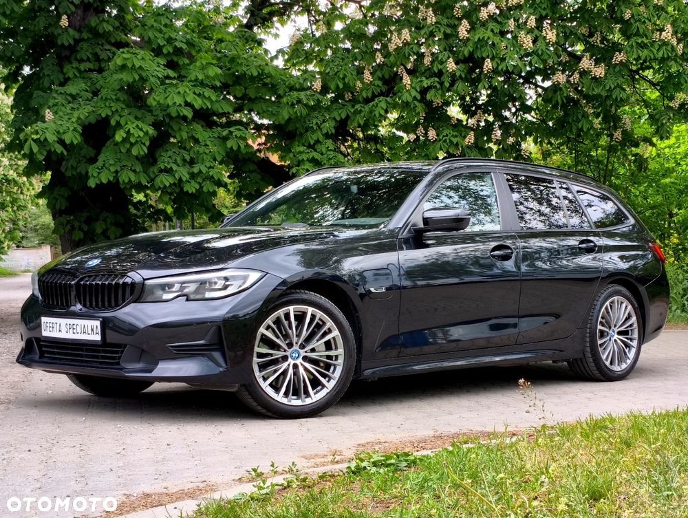 BMW Seria 3 330e - 30