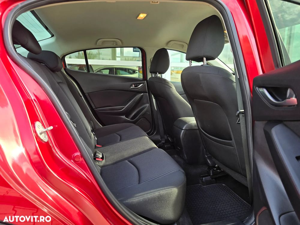 Mazda 3 G120 Revolution - 12