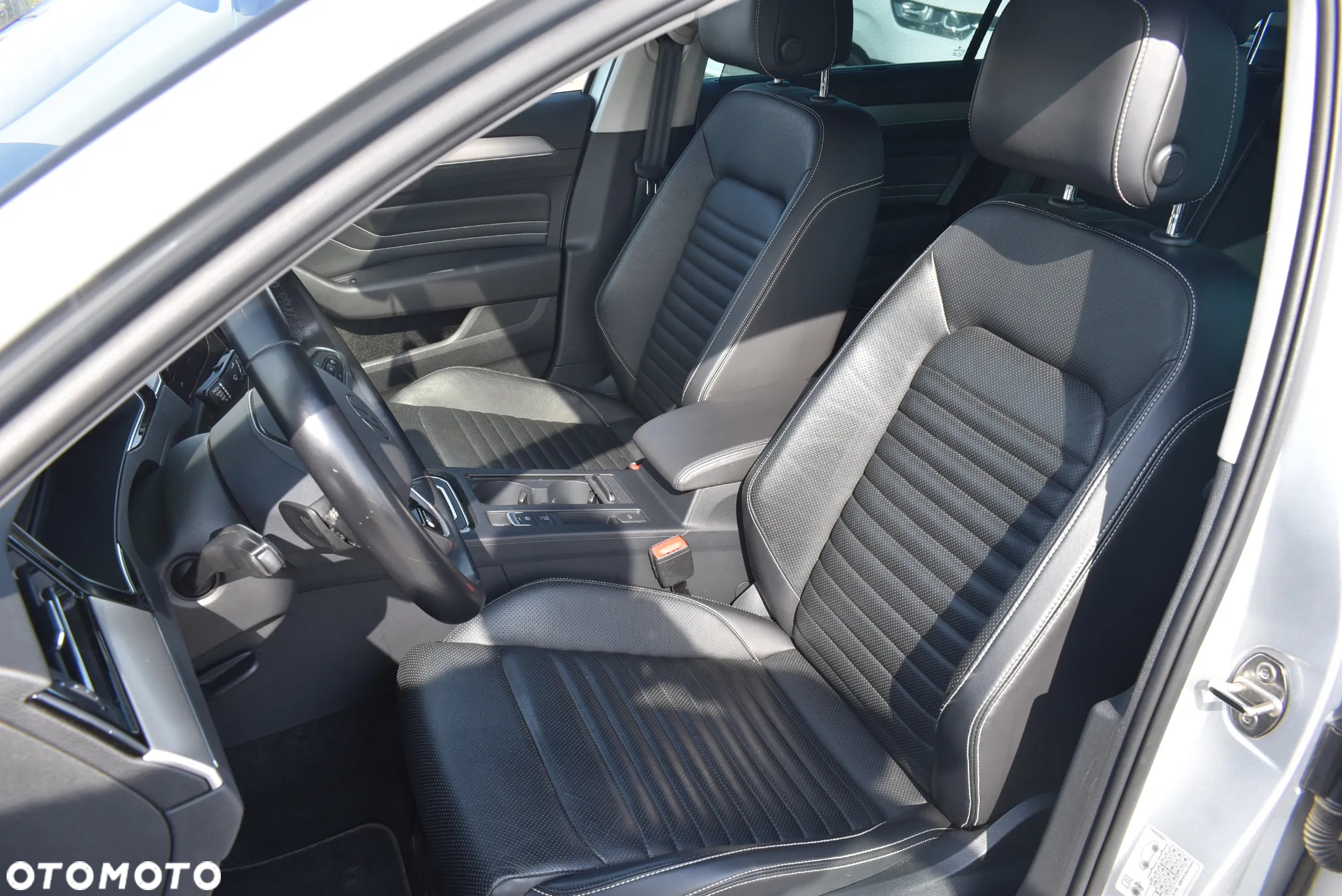 Volkswagen Passat 2.0 TDI Elegance DSG - 10