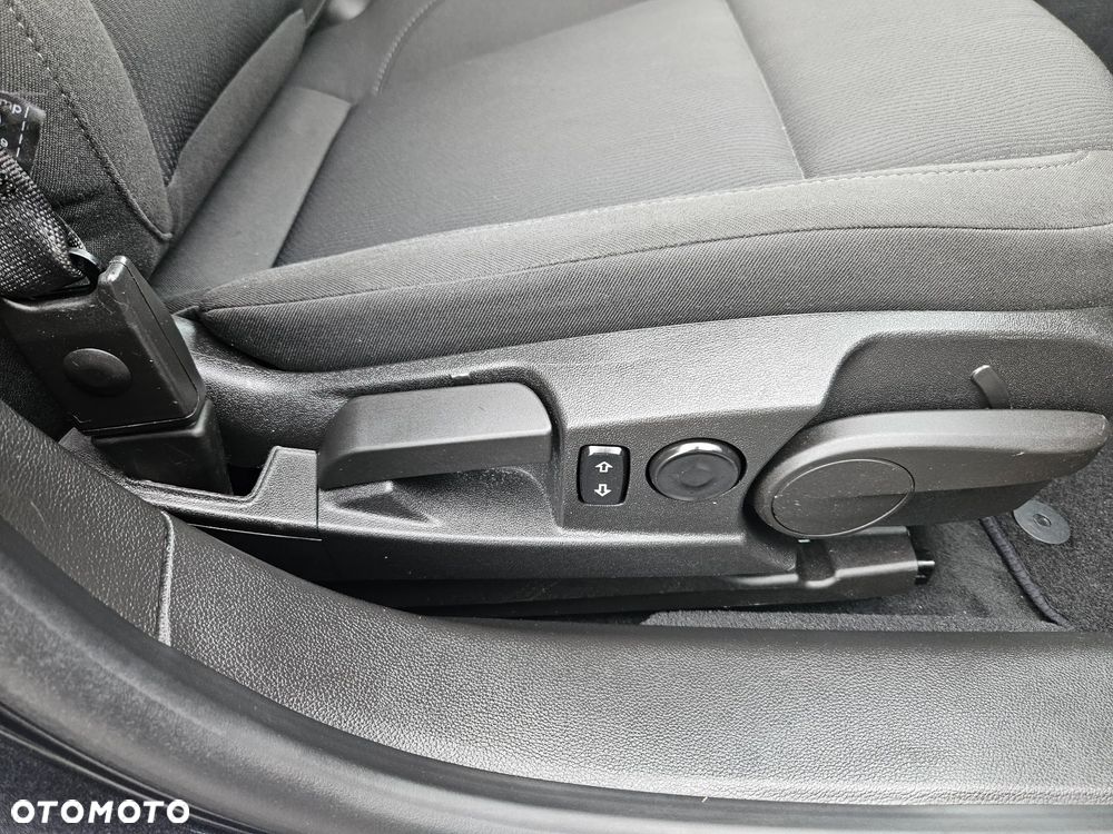 Opel Insignia 1.6 Design Edition - 16