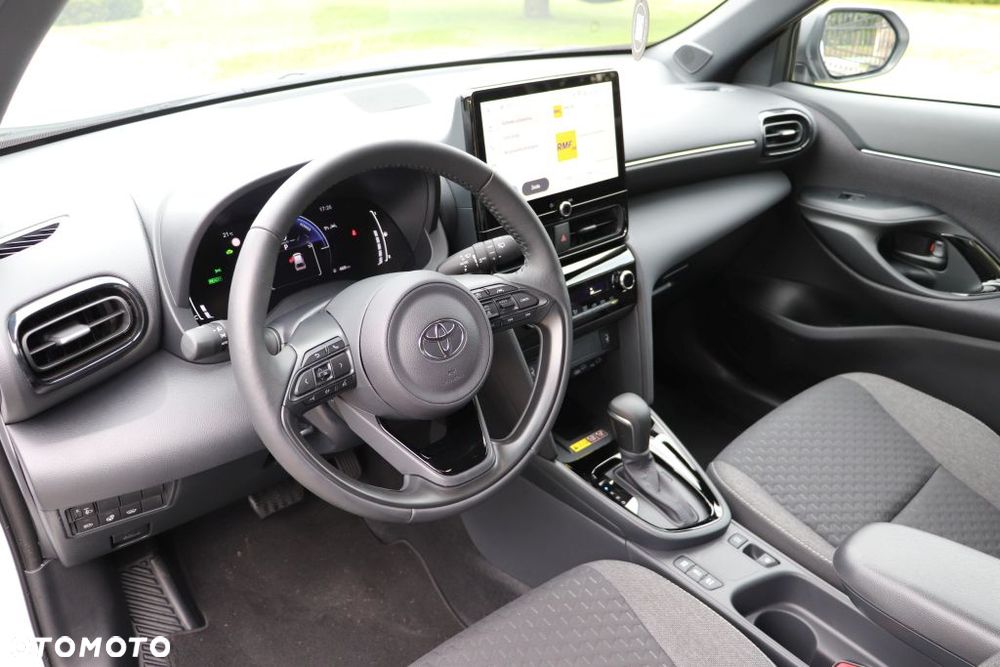 Toyota Yaris Cross 130 1.5 VVT-i Team Deutschland - 13