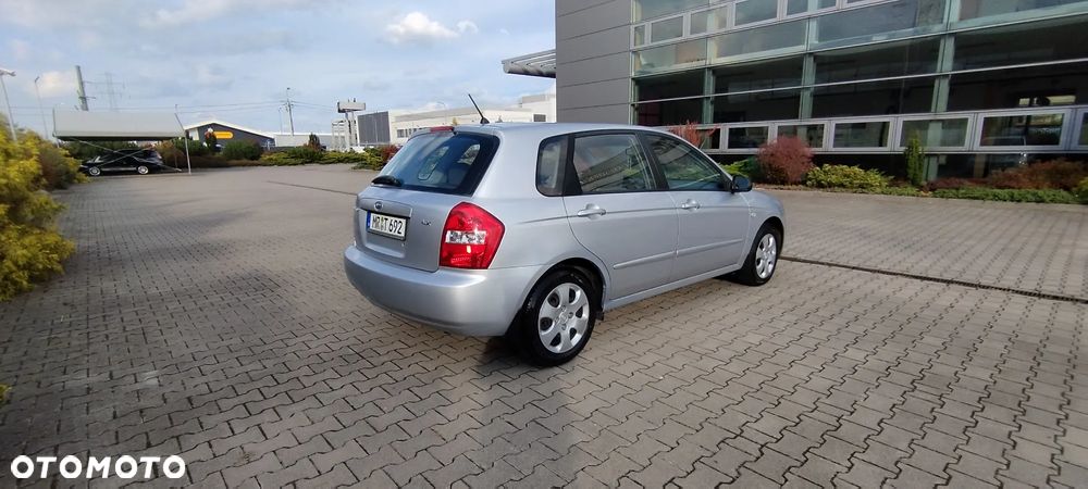 Kia Cerato 1.6 LX - 5