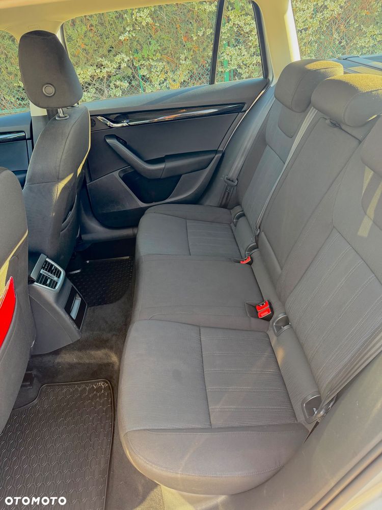 Skoda Octavia 2.0 TDI 4x4 Style DSG - 15