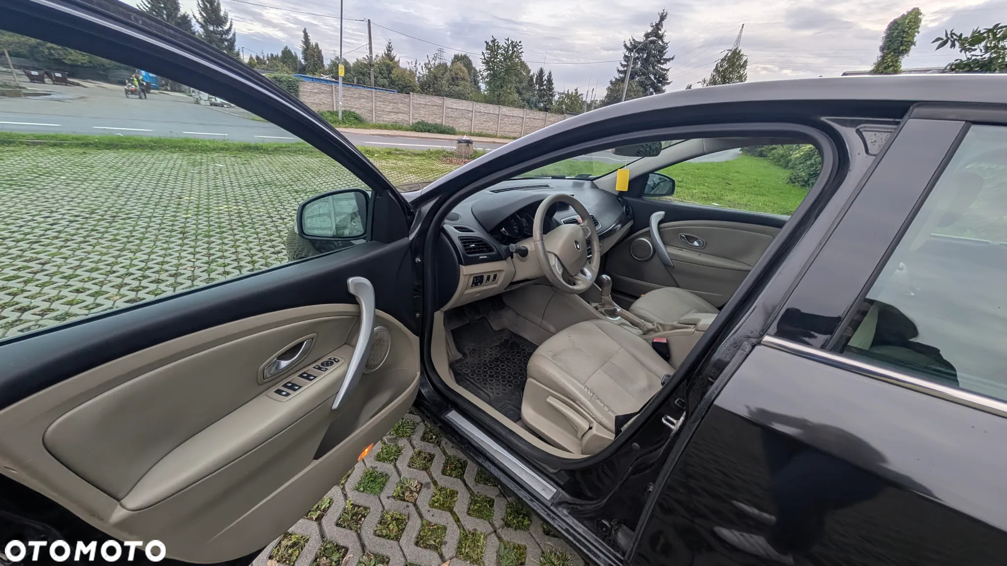 Renault Fluence 1.6 16V Expression - 8