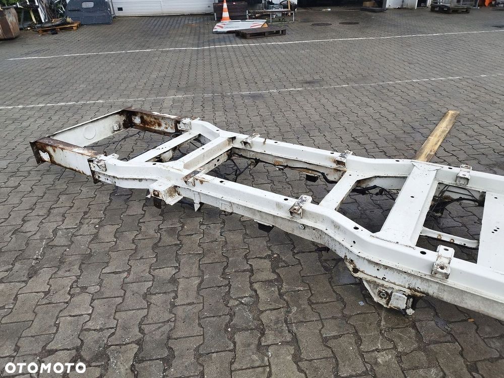 RAMA PLECY SLUPKI KURNIK SYPIALNIA SPRINTER 906 CRAFTER BLIZNIAK 490CM - 4