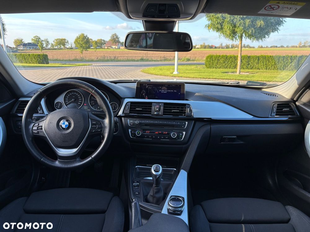 BMW Seria 3 318d Sport Line - 16