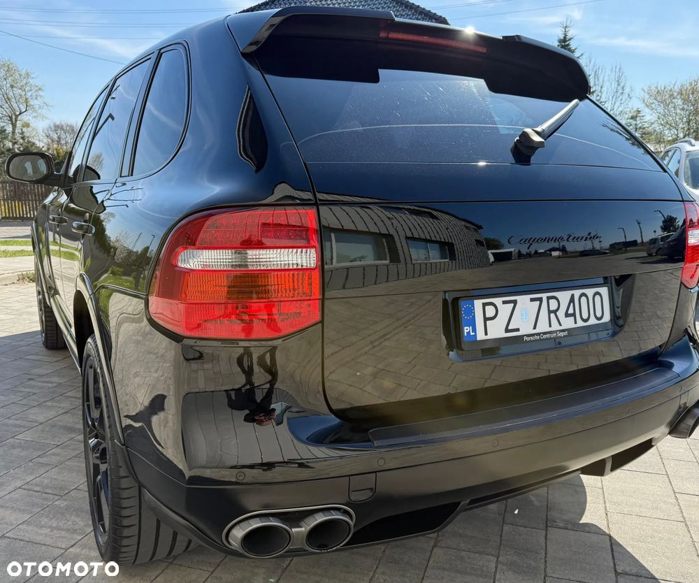 Porsche Cayenne Turbo - 8