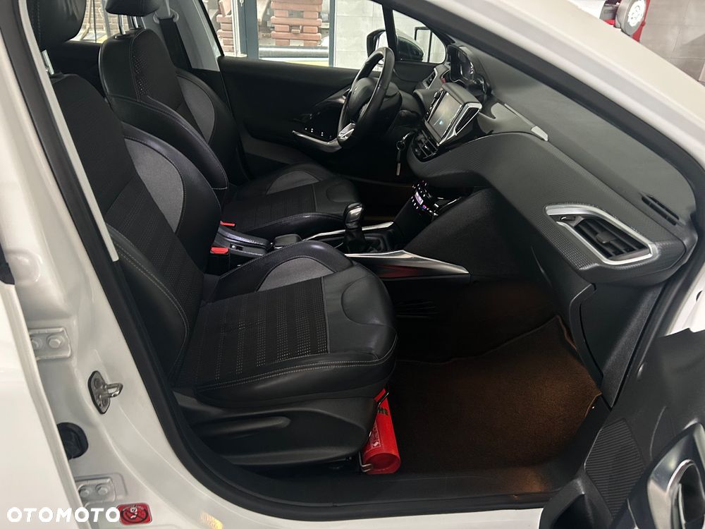 Peugeot 2008 PureTech 82 Access - 29