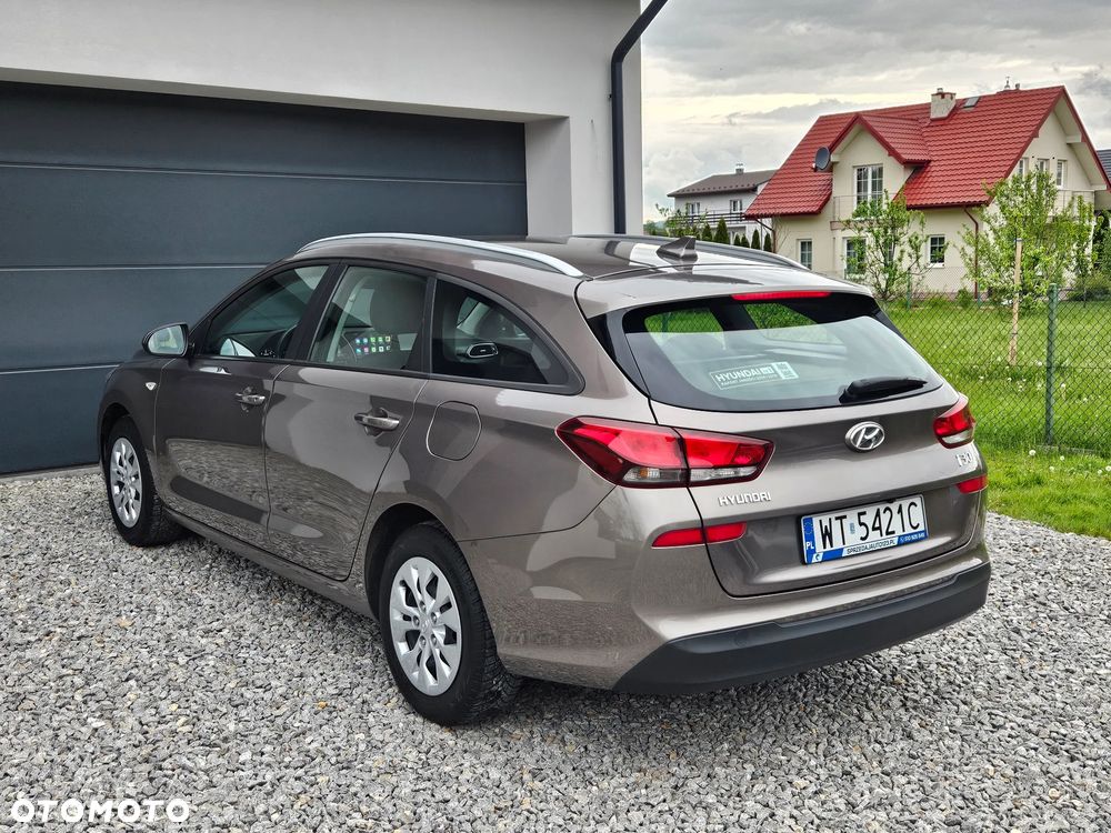 Hyundai i30 1.5 DPI Classic + - 22