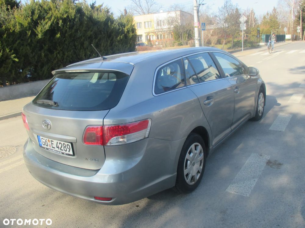 Toyota Avensis 1.8 Sol - 20