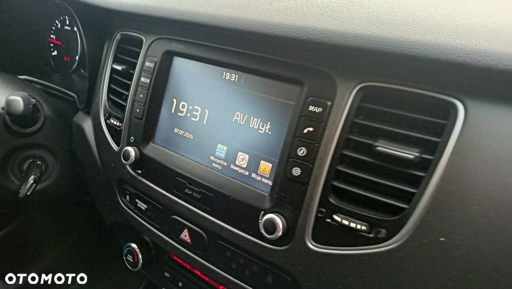 Kia Carens 1.7 CRDi L 7os - 37