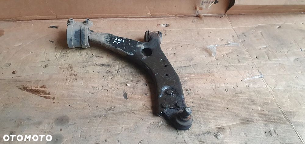 Wahacz prawy przód przedni Ford Kuga MK1 - 1