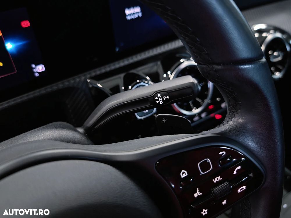 Mercedes-Benz A 180 d Sedan Aut. - 24