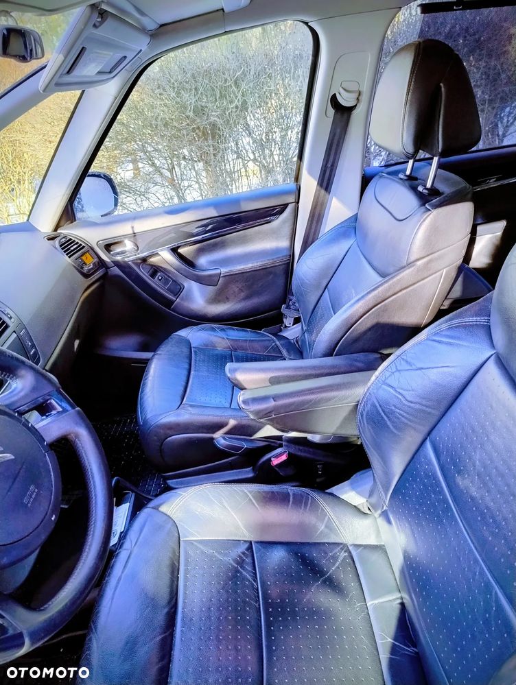 Citroën C4 Grand Picasso - 24