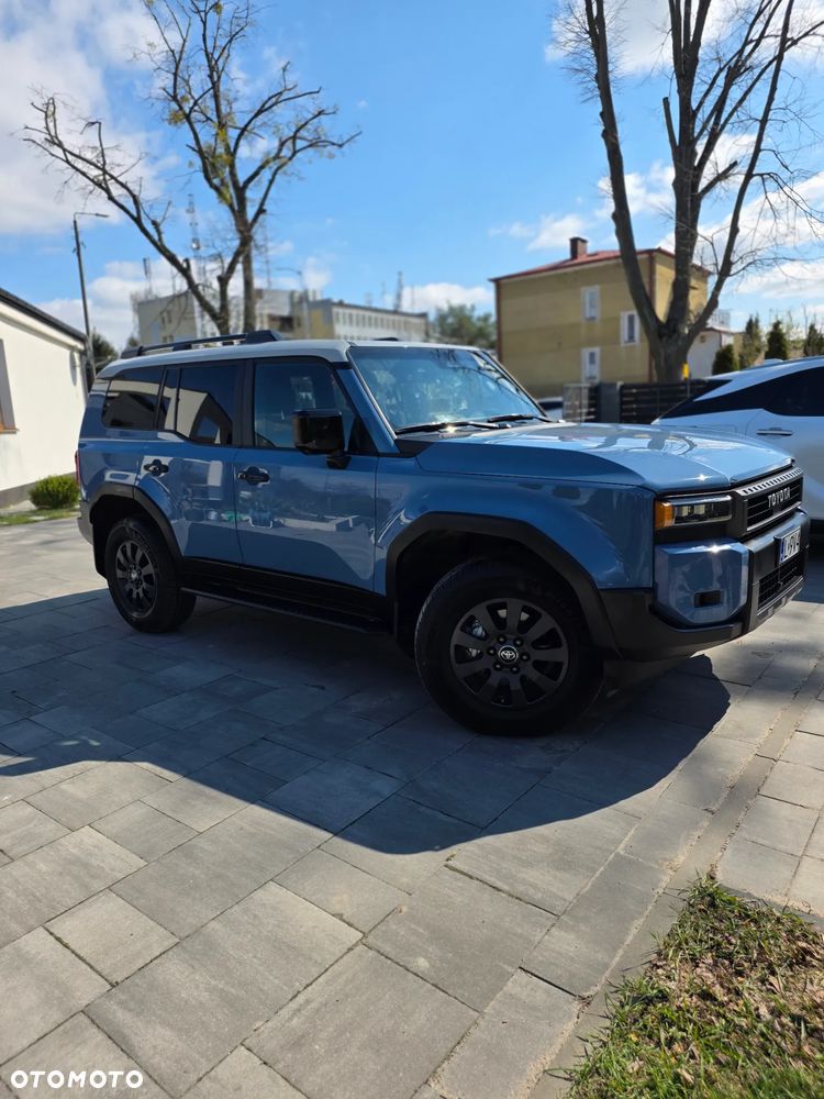 Toyota Land Cruiser - 2