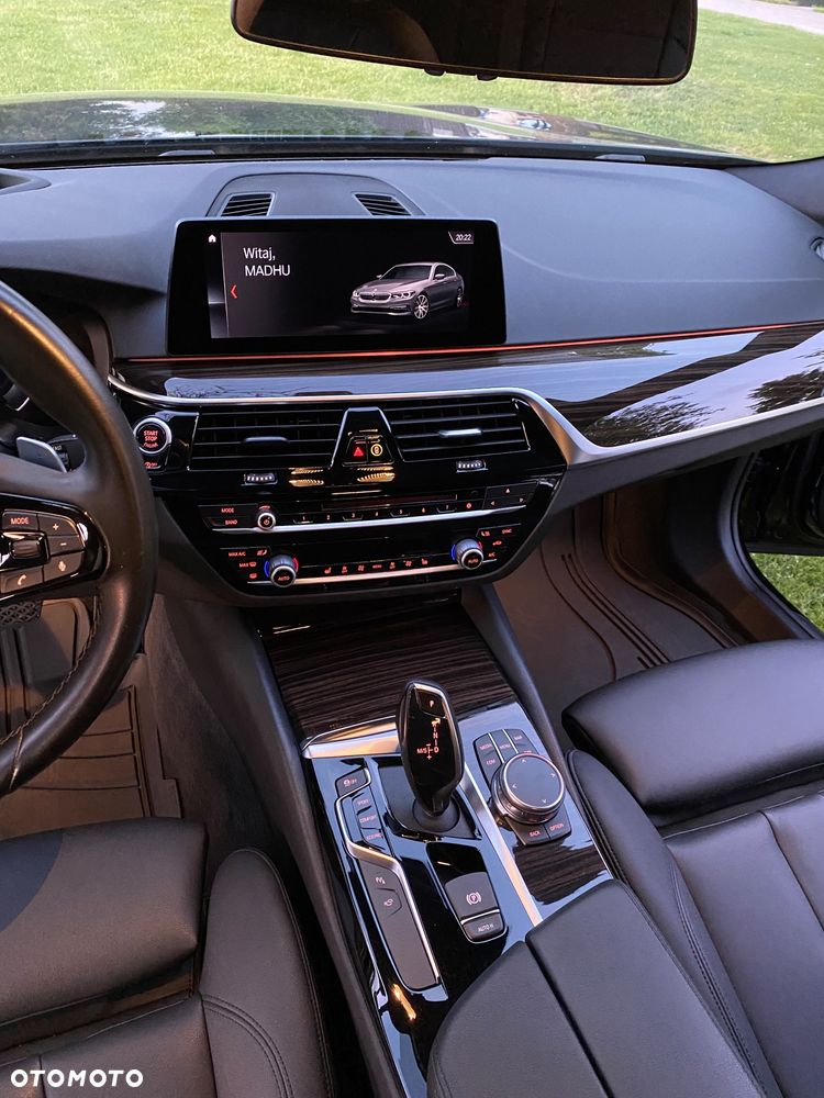 BMW Seria 5 530i Sport Line - 19