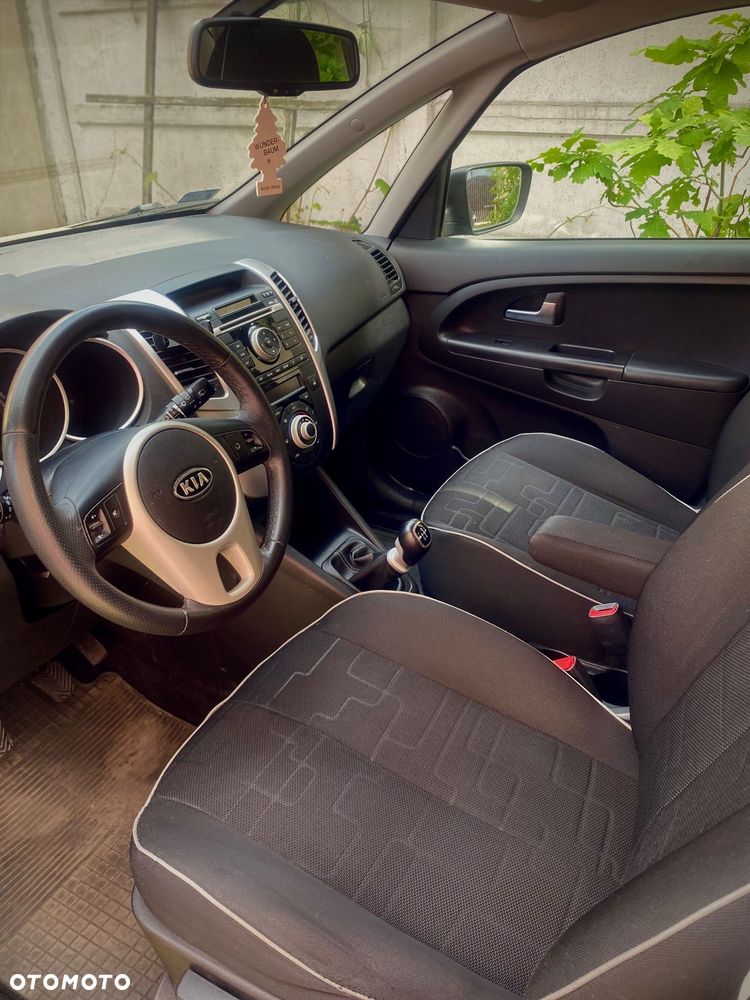 Kia Venga 1.6 L - 9