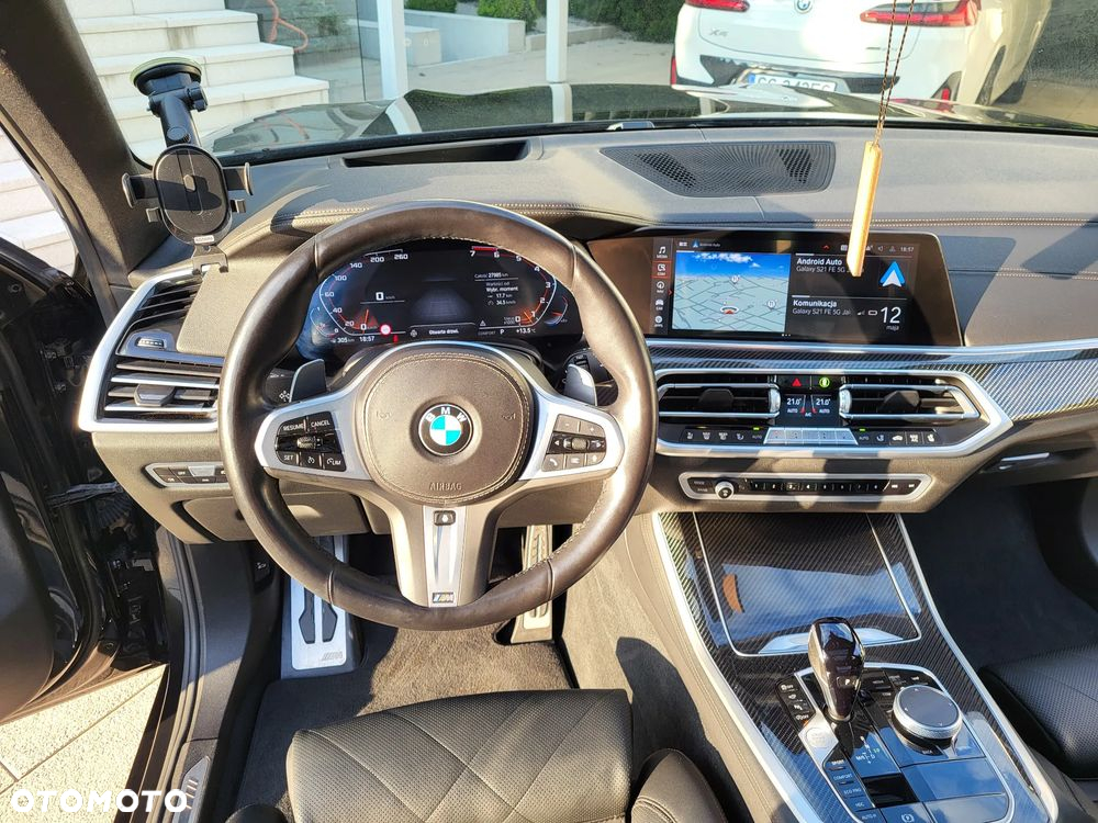 BMW X5 M M50i - 16