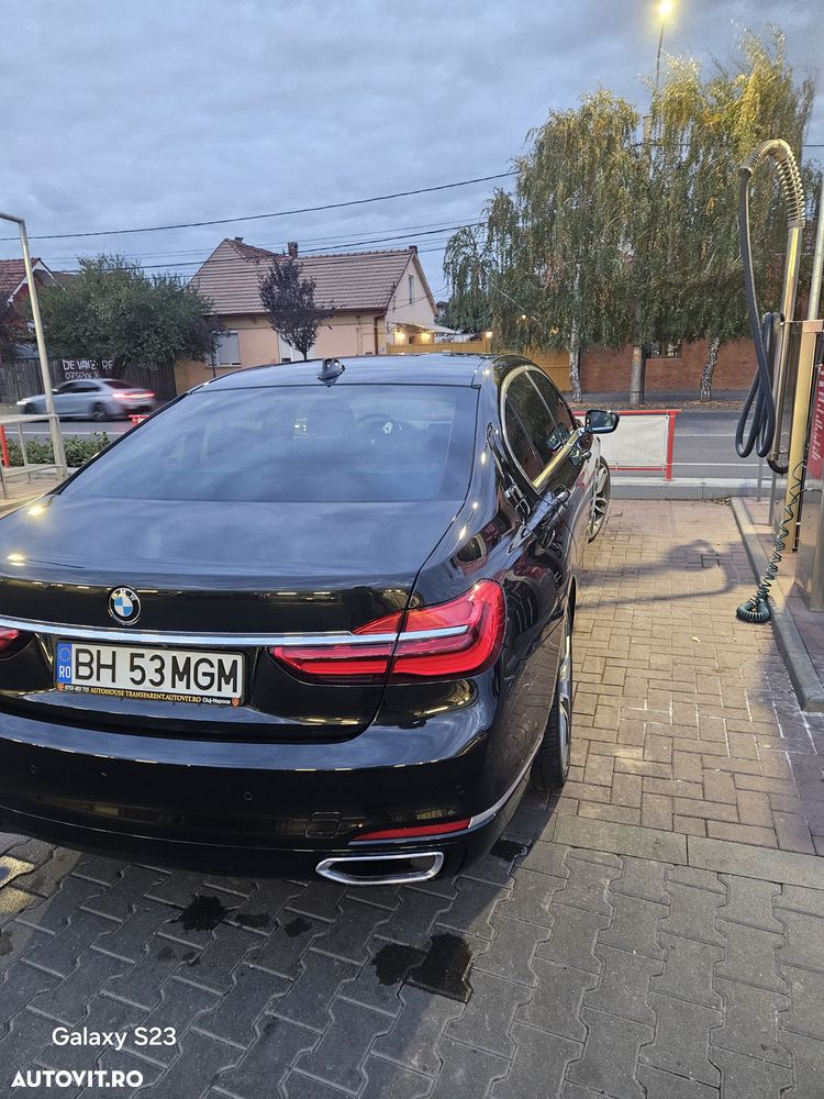 BMW Seria 7 740i - 5