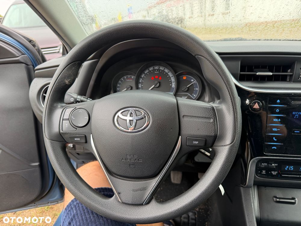 Toyota Auris - 19