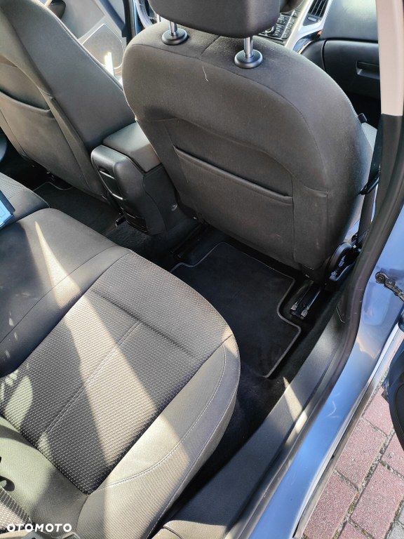 Opel Astra 1.4 Turbo - 4