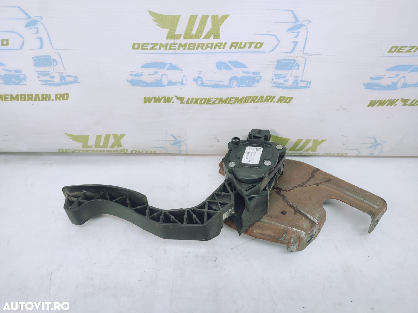 Pedala de acceleratie  180022703r Dacia Logan 2  [din 2013 pana  2016] - 1