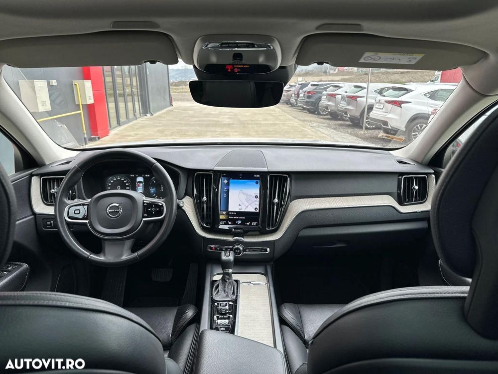 Volvo XC 60 D4 Momentum Pro - 28