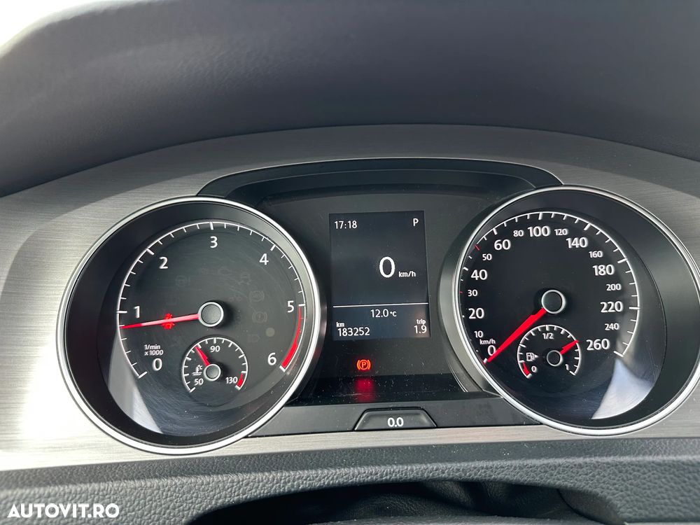 Volkswagen Golf - 6
