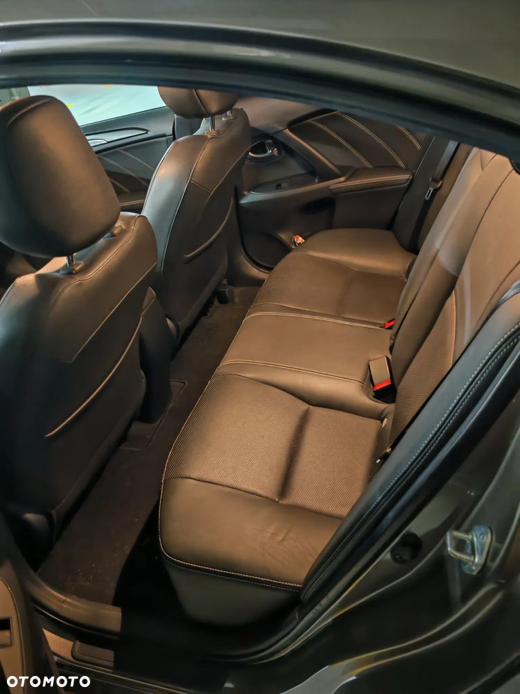 Toyota Avensis 2.0 Selection MS - 12