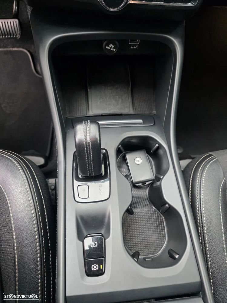 Volvo XC 40 2.0 D3 Geartronic - 16