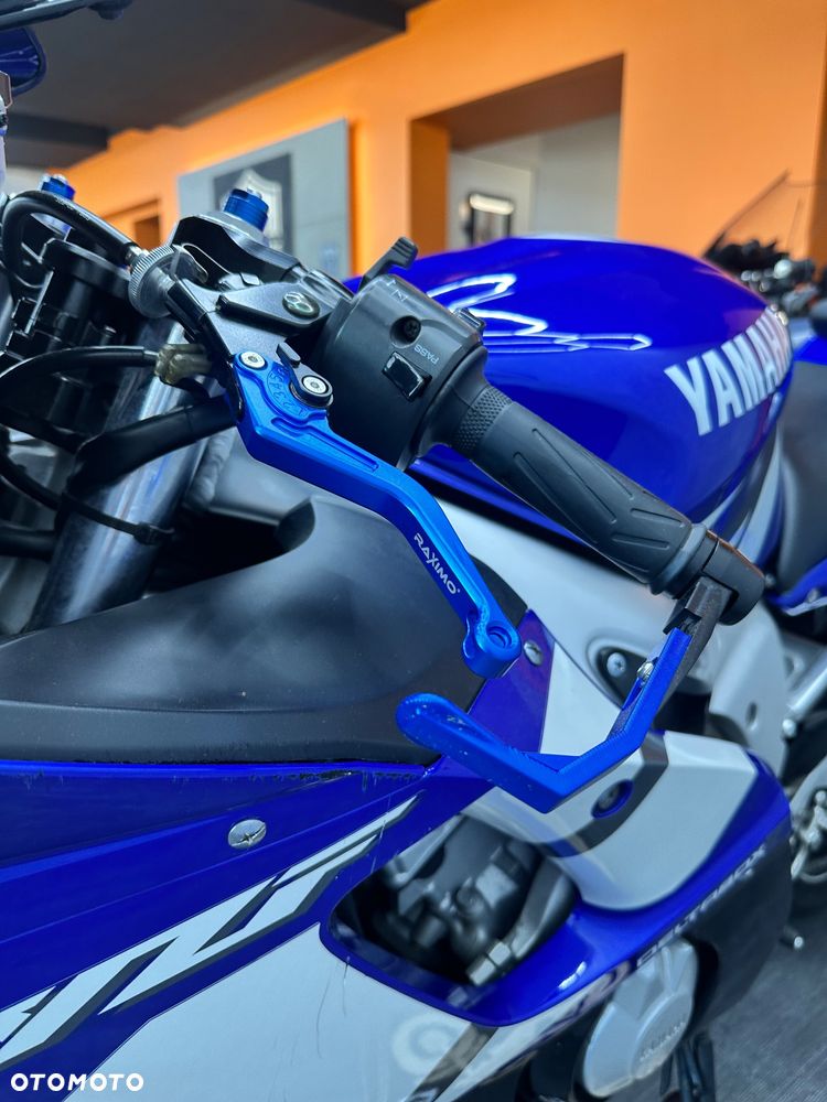 Yamaha R6 - 32