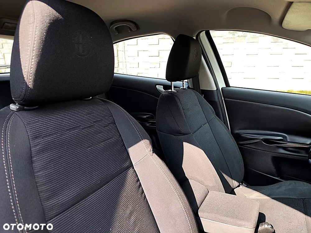Alfa Romeo Giulietta 1.6 JTDM 16V Turismo - 23