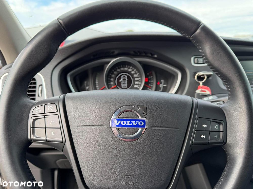 Volvo V40 T3 - 16