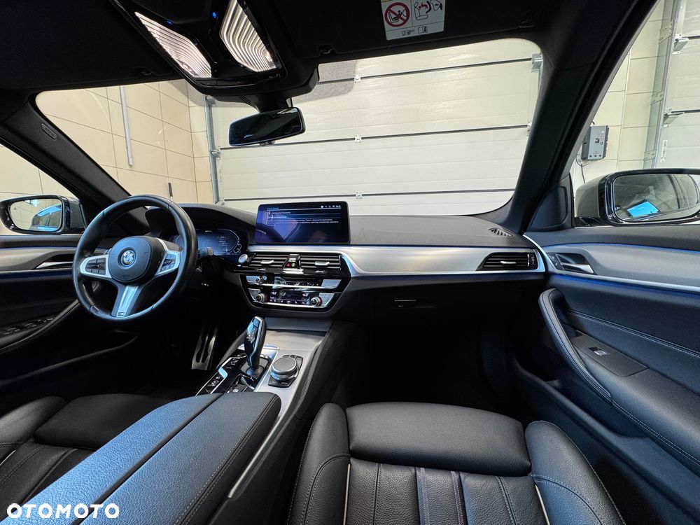 BMW Seria 5 530e xDrive M Sport Edition - 15